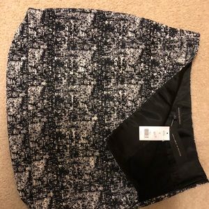 New Banana Republic Black-White Skirt - Size 8